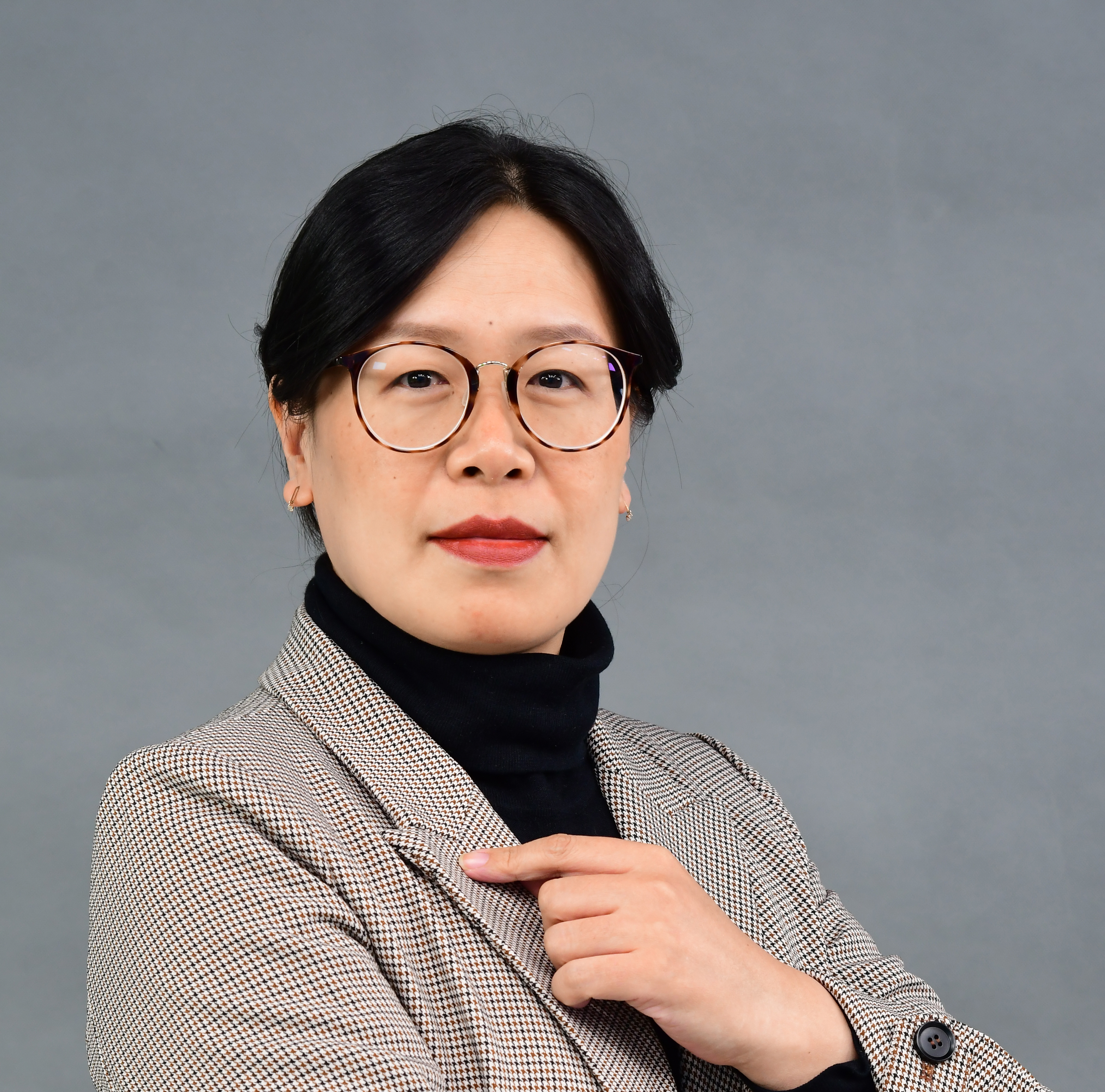 院党委书记 张瀛予